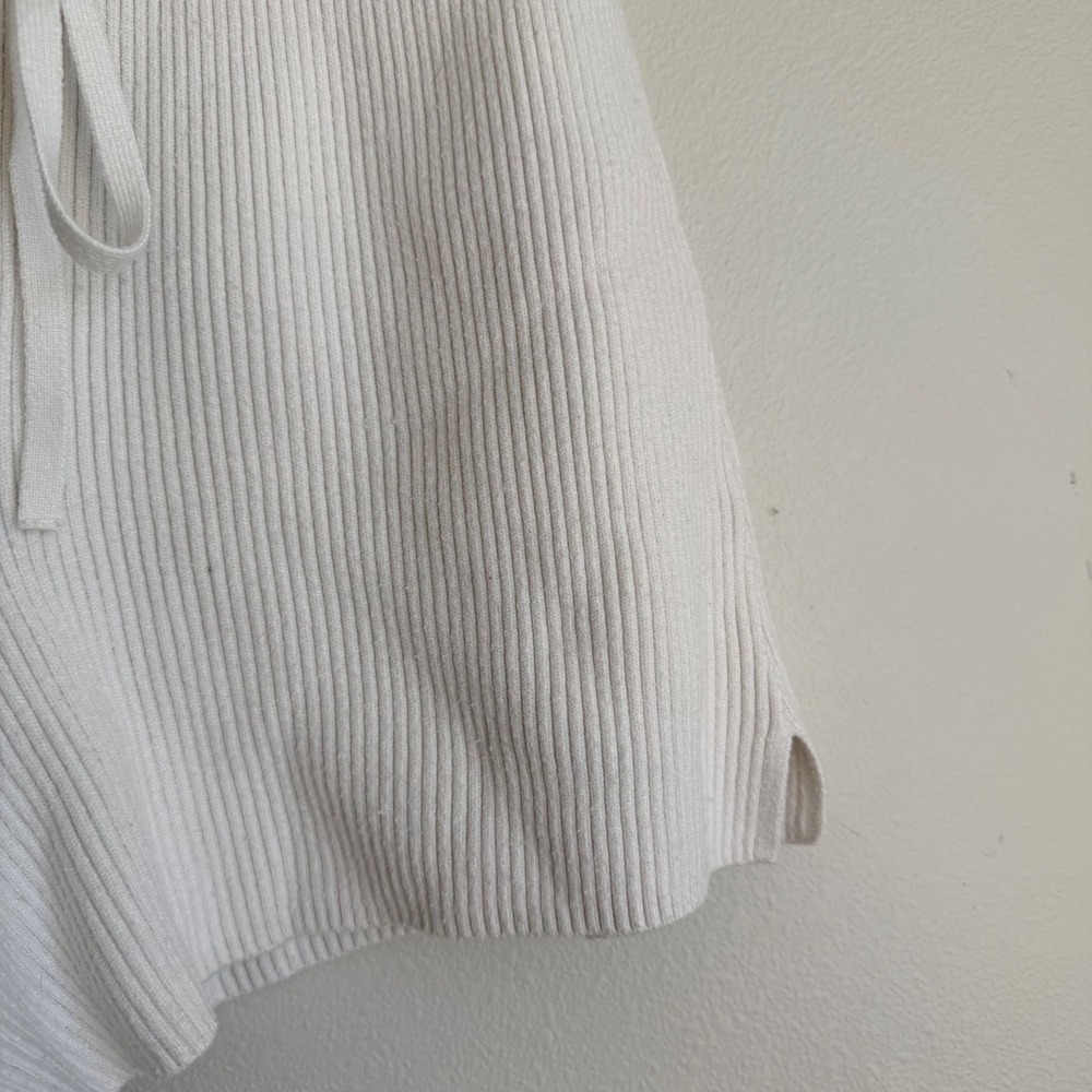 Abercrombie and Fitch White‎ Ribbed Pull-On Shorts Size Small - Picture 4 of 9